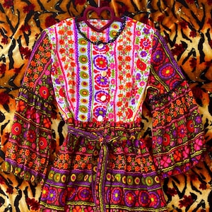 Amazing 1960s Technicolor Daisy Maxi Dress Size Small