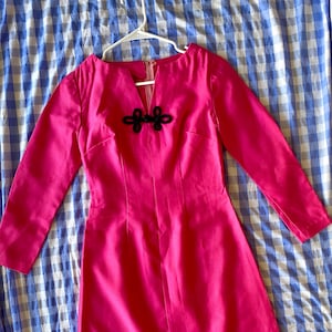 1960s Hot Pink Cocktail Dress with Pankou Button Detail size small-medium