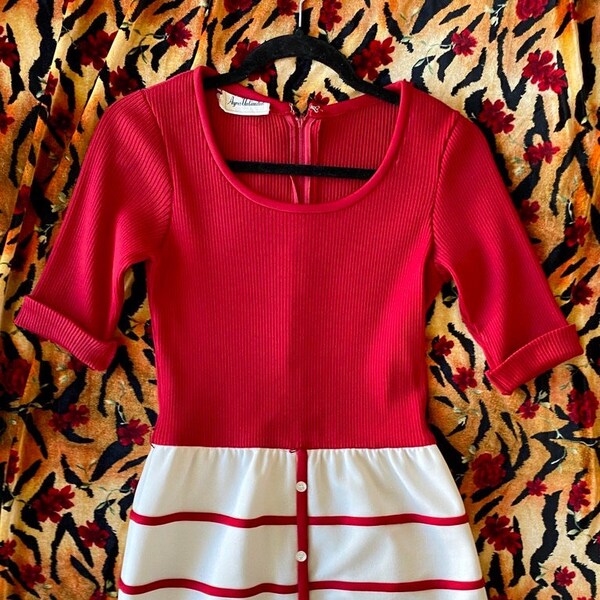 1960s adorable Red Mod Mini Dress with White Skirt Size XS