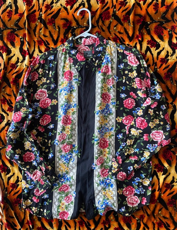 1990s LIZWEAR Beautiful Floral Button Down Collare