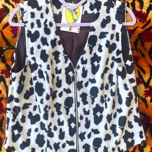Vintage 1990s Black and White Leopard Print Faux Fur Fuzzy Cheetah Zip-Up Vest size medium