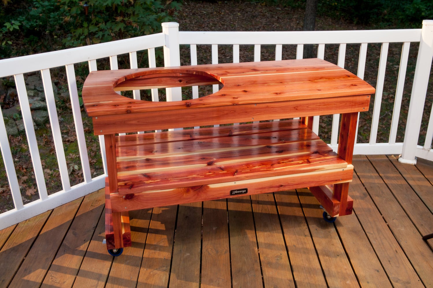 Top 4 Lumbers for Building Your Big Green Egg Table - JJGeorge