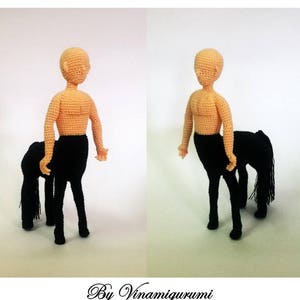 Peut inclure: Un modèle d'amigurumi au crochet pour un centaure masculin. Le modèle est intitulé "Man Centaur" et est de Vinamigurumi.