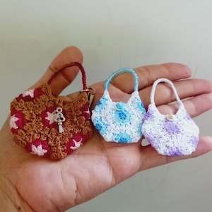 Miniature Bag for dollhouse - 1:12 - Crocheted Bag