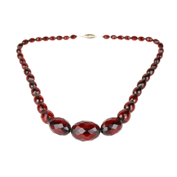 Vintage Art Deco Faceted Cherry Bakelite Necklace