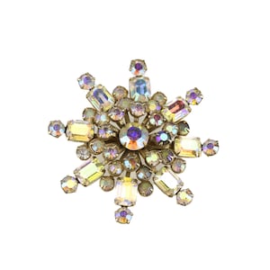 Vintage Unsigned Beau Jewels / Weiss Aurora Borealis Rhinestone Brooch
