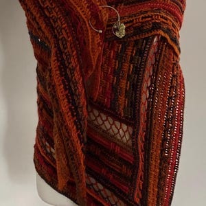 Akaste Triangular Wrap