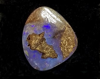 Australian Boulder Opal Freeform Cabochon 17x16mm 8.31Crts