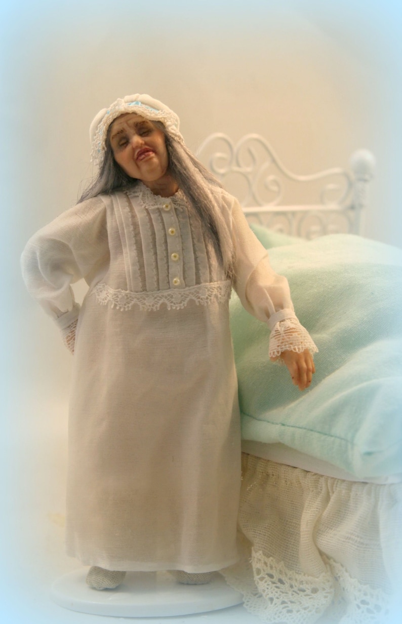 Dollhouse Doll 1:12 OOAK made of polymer clay image 0