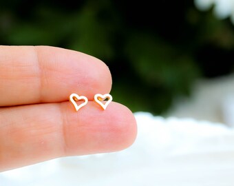 Small Heart, Minimalist Studs, Allergy Studs, Gold Jewelry, Small Earrings, Surgical Steel, Gift, Stainless Steel, Titanium steel.