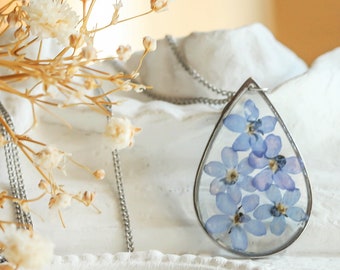 Floral Resin Pendant Blue, Minimalist Necklace, Forget-me-not Pressed Flower, Nature Jewelry, Birthday Gift, Wedding, Bride