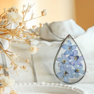 Floral Resin Pendant Blue, Minimalist Necklace, Forget-me-not Pressed Flower, Nature Jewelry, Birthday Gift, Wedding, Bride