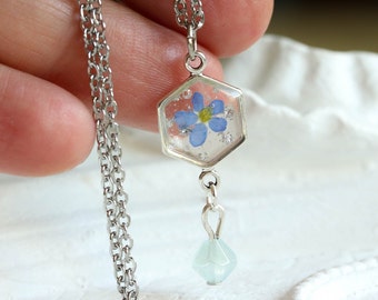 Small necklace, allergy jewelry, forget me not, minimalist flower jewelry, unique gifts, mini pendant blue, pressed flower, blossom nature