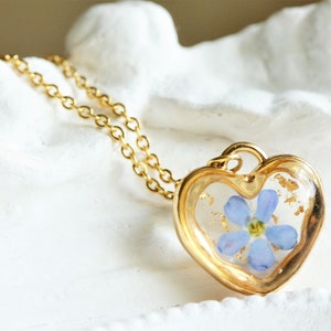 Heart necklace forget me not flower, Botanical Pressed Flower jewelry, Resin Real Flower antiallergic, for allergy sufferers