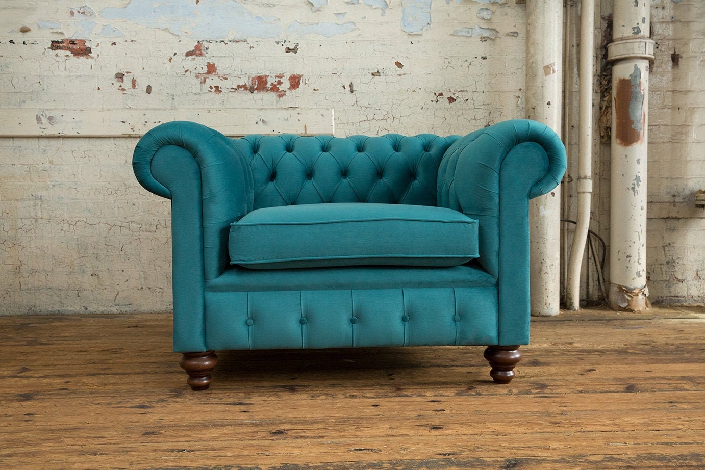 Chesterfield cuddle online chair