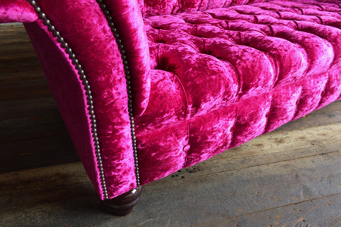 Fuchsia pink velvet sofa online