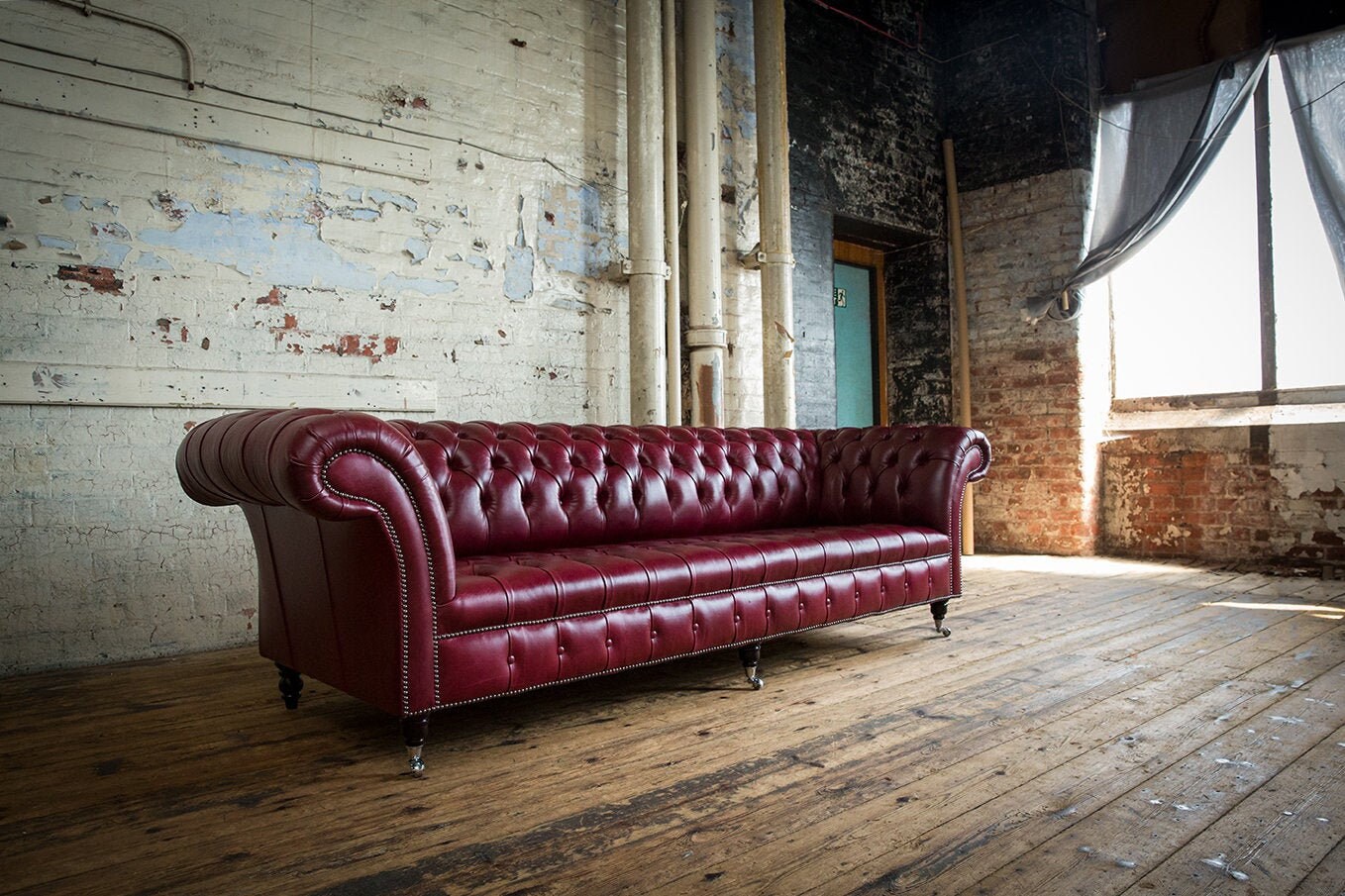 Red leather 2024 chesterfield sofa