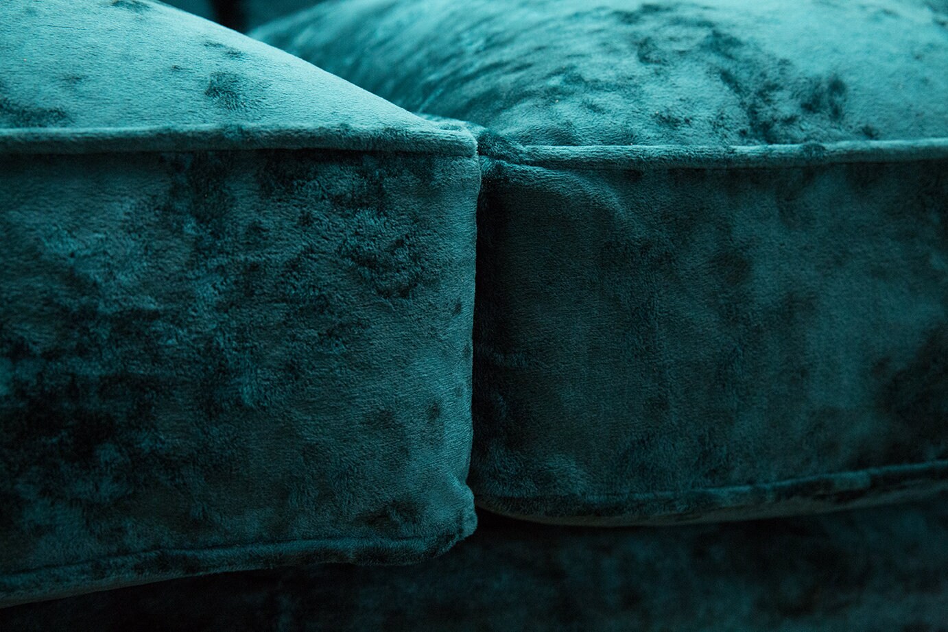 British Handmade 3 Seater Dark Teal Crushed Velvet Chesterfield Sofa ...