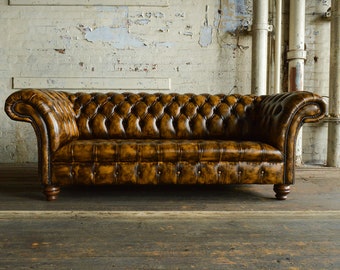 Fait à la main Grand 3 Places Antique Gold Chesterfield Canapé