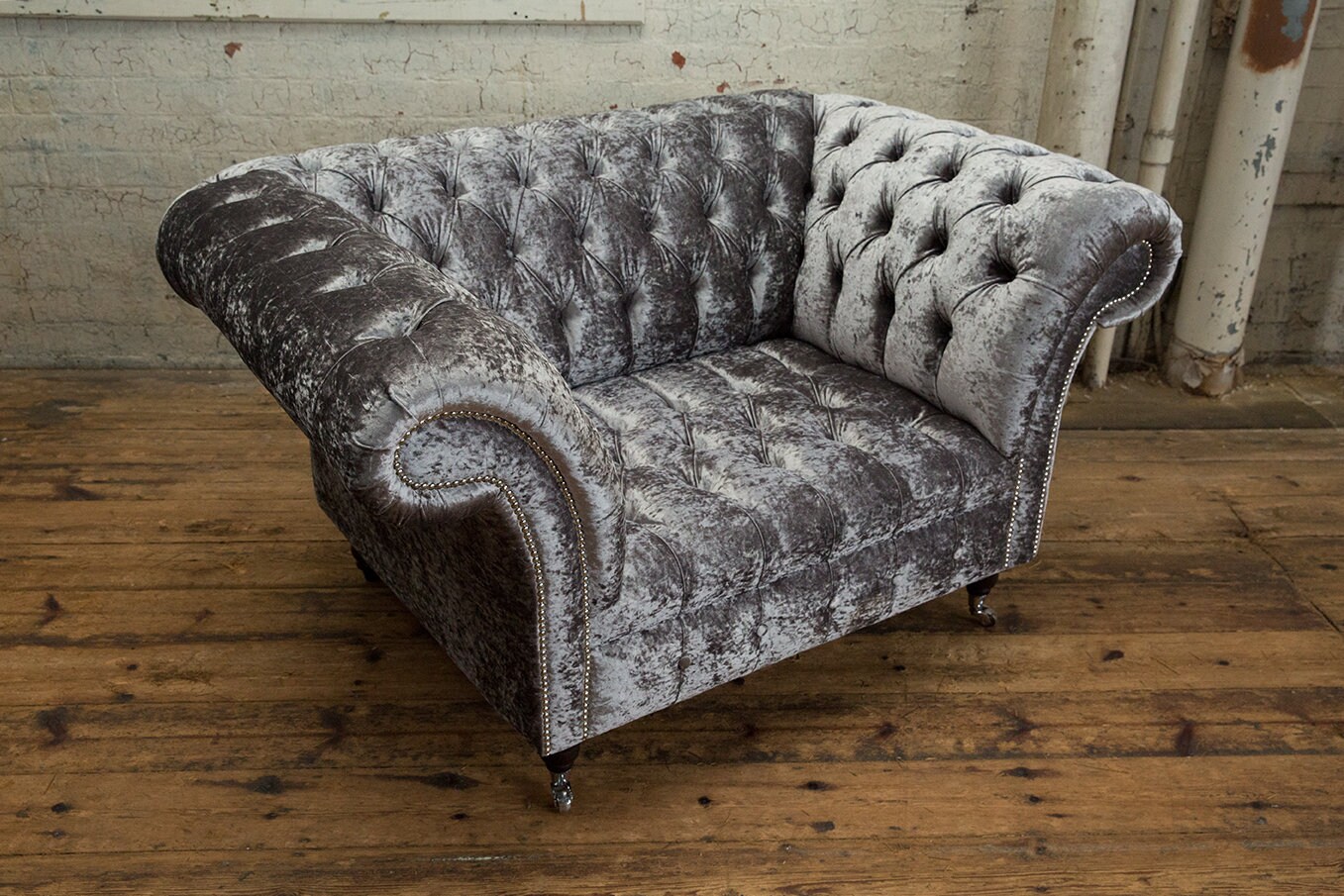 British Handmade Silver Crushed Velvet Chesterfield Snuggle Chair Loveseat Etsy Schweiz