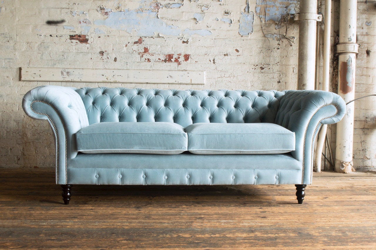 Light blue chesterfield sofa deals