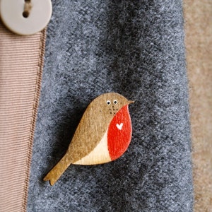 Brooch Swallow Sinah image 2