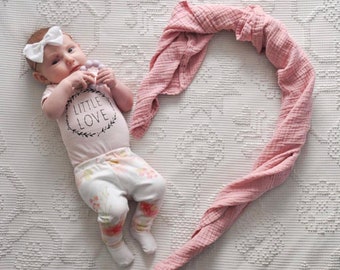 Baby swaddle pink Preloved