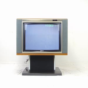 SONY TRINITRON COLOR TV 日本製 Sony 'Trinitron' Colour Television, 1969-1970 | Science