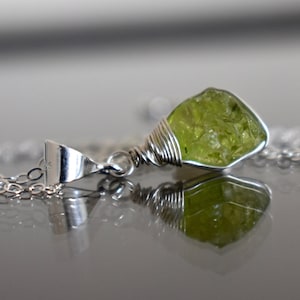 Raw Peridot Necklace 14k Gold Filled Sterling Silver – August Birthstone Birthday Gift