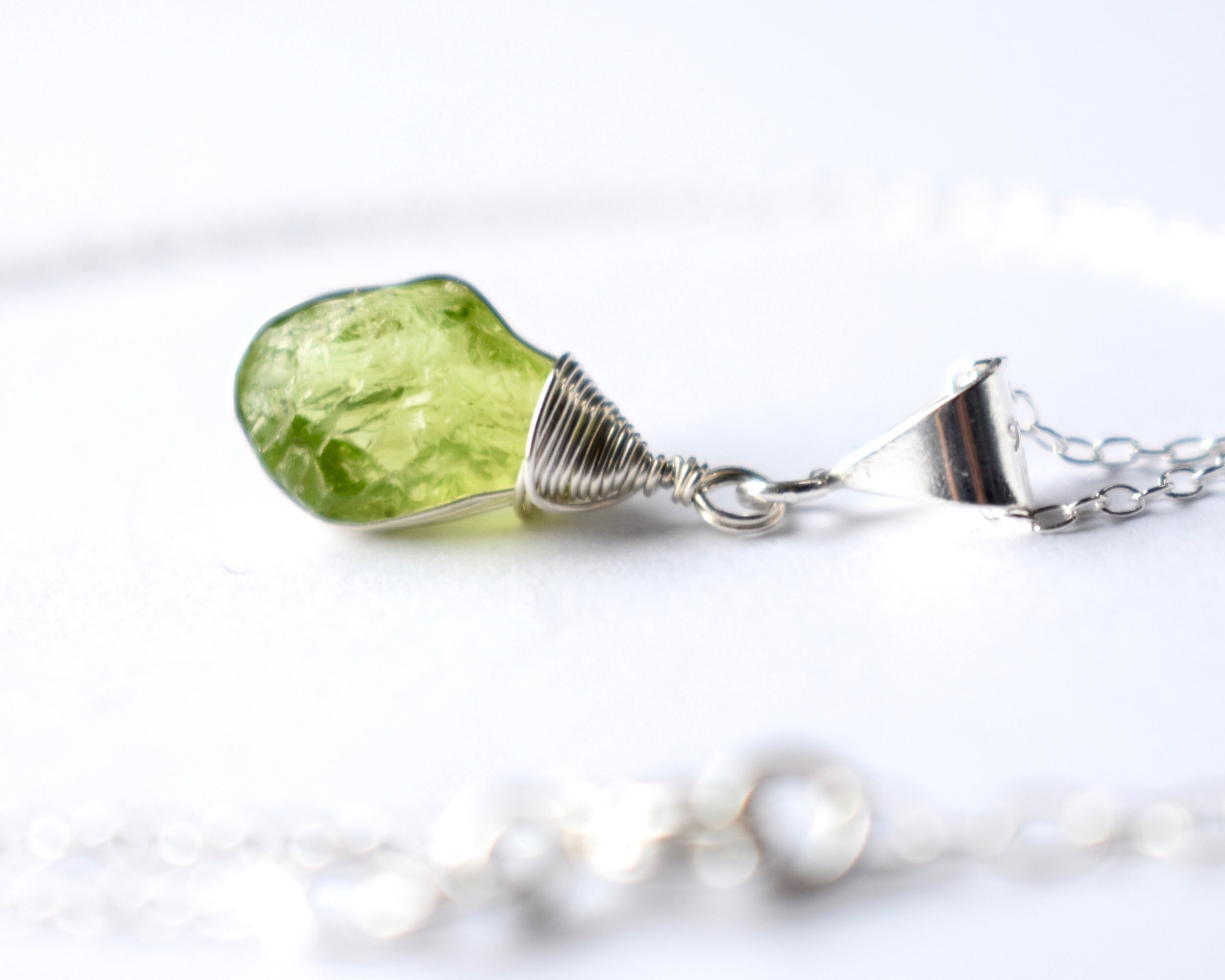 .925 PLATA ESTERLINA Colgante y Collar Regalo En Caja De Piedra Agosto Peridot