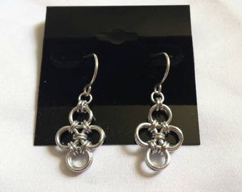 Japanese Cross Chainmail Earrings - Silver