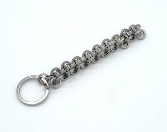 Chainmail Keychain: Stainless Steel Hoodoo Weave - Sq Rings