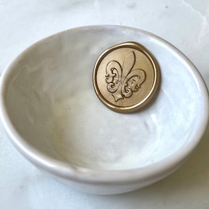 Sello de cera Fleur de Lis/ Sellos de cera adhesivos / Sellos de cera de iris / Sellos de invitación de boda / Sellos de cera de pelar y pegar / Sellos de cera franceses