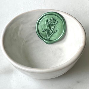 Daffodil Wax Seal / Adhesive Wax Seals / Botanical Wax Seals / Wedding Invitation Seals / Peel and Stick Wax Seals / Floral Wax Seals