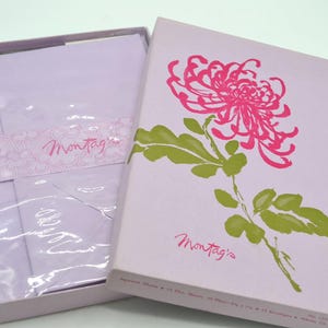 Vintage Montag Stationery - Purple Lavender Paper with Pink Japanese Mums Flowers - Decorated Sheets and Envelopes in Box