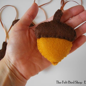 Felt acorns Autumn acorn decor Felt fall ornaments Thanksgiving decor Halloween decor image 6