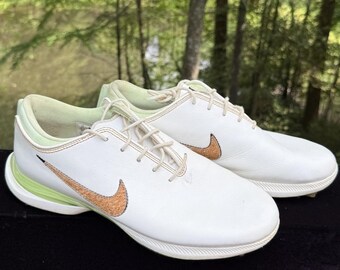 Chuteiras de golfe Nike Air Zoom Victory Tour 2 NRG Cork masculinas, tamanho 11 (EUA), modelo DB4543-100, brancas.