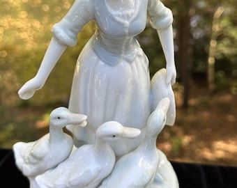 Lladro-daisa Josefa Feeding Ducks, #5201 - Etsy