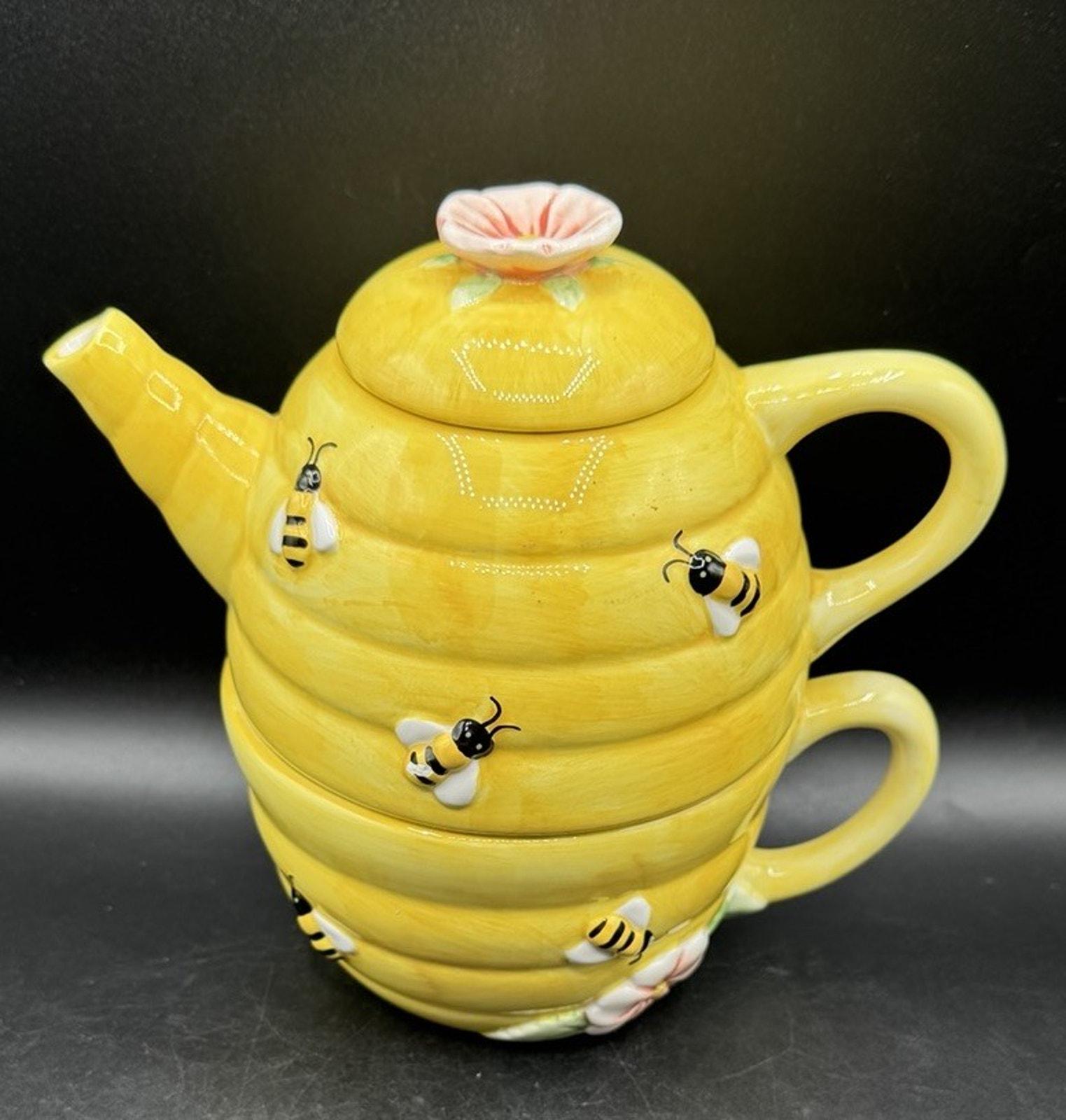 Lovely Ceramic Honey Bee Tea For 1 Teapot Cup & Lid 3-Piece Peggy Jo Ackley -6O