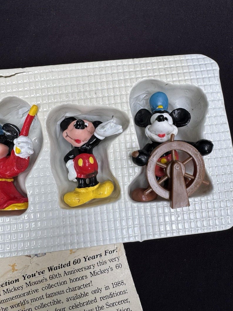 Set de 4 figuras de Mickey Mouse Applause de Sixty Years de Disney, sin caja imagen 3
