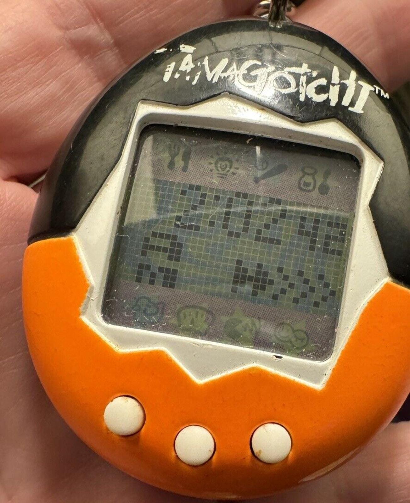 BANDAI TAMAGOTCHI 1997年製 1997 Bandai Tamagotchi Emerald Green Color Used From Japan & Open