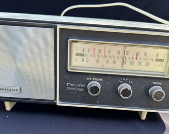 1970年代のヴィンテージ東芝木製ラジオ：FM/AM 2バンド（動作しません 
