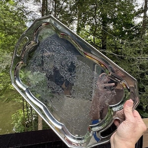 Vintage Wm Rogers silverplate fancy 18”handled serving tray