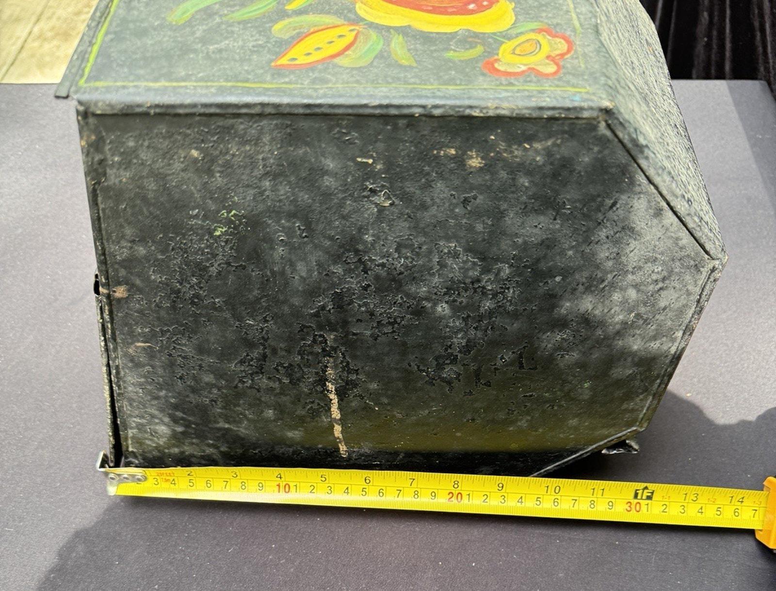 Antique American England General Store Metal Bin With Toleware  display picture 1