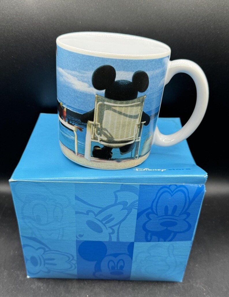 New 1990’s Disney Jumbo MICKEY MOUSE Coffee Mug Beach Vacation Ocean In Box! NWT image 1