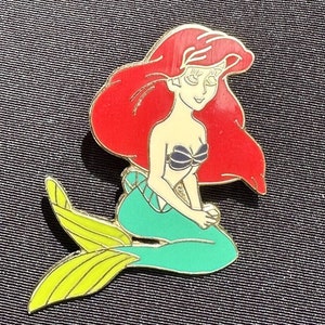 Die kleine Meerjungfrau Ariel sitzt Disney Trading Pin With Back 2004 / #201