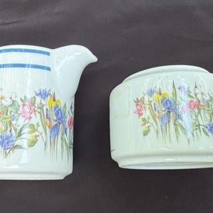 Juego de crema y azúcar con flores silvestres de Valerie Pfeiffer con tapa, artículos de regalo innovadores