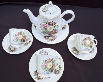 Vintage Arthur Wood und Sohn Staffordshire England Teekanne & Duchess Tassen Untertassen