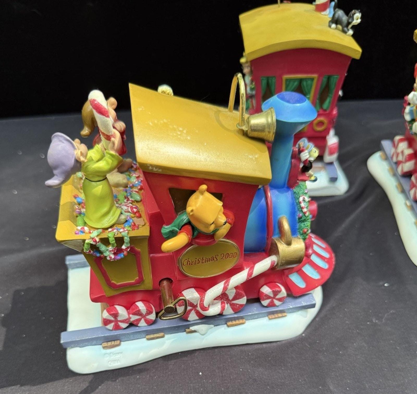 Disney Christmas Fantasy 2000 置物 Disney Christmas 2000 Train Set Winnie the Pooh Mickey Mouse 3