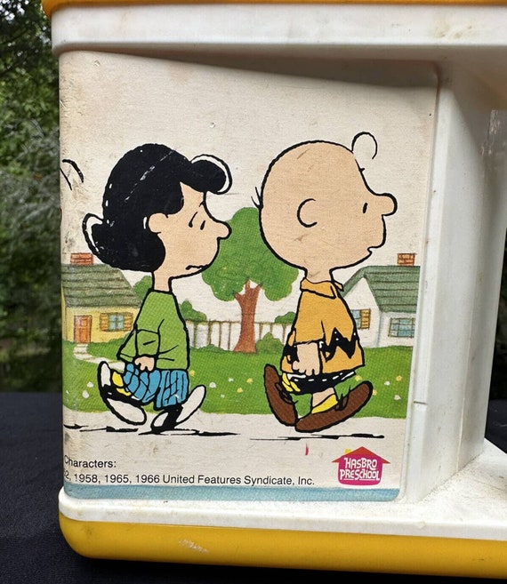 Vintage 1966 Peanuts Snoopy Plastic Jack in the Box Hasbro Vintage 1966 Peanuts Snoopy Plastic Jack in the Box Hasbro